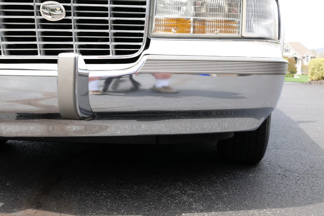 1995 Cadillac Fleetwood - Image 25 of 31