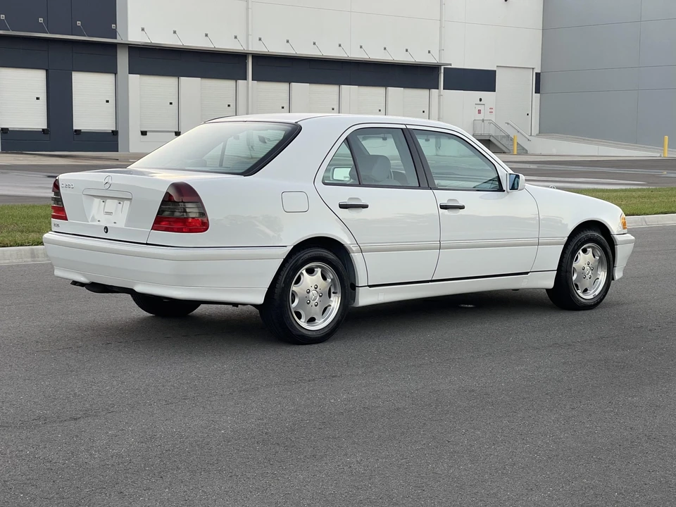 1999 Mercedes-Benz W202 C-Class - Image 16 of 31