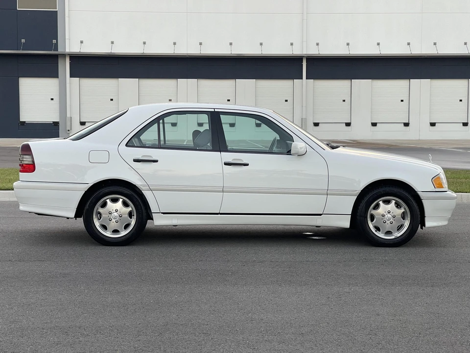 1999 Mercedes-Benz W202 C-Class - Image 15 of 31