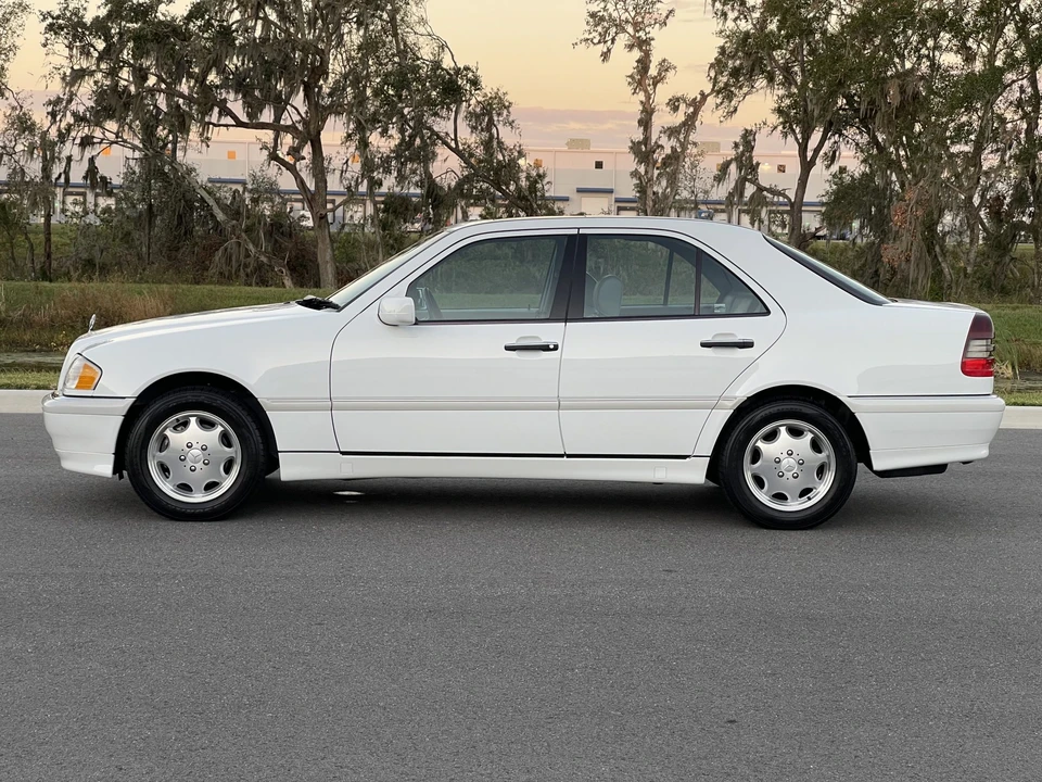 1999 Mercedes-Benz W202 C-Class - Image 25 of 31