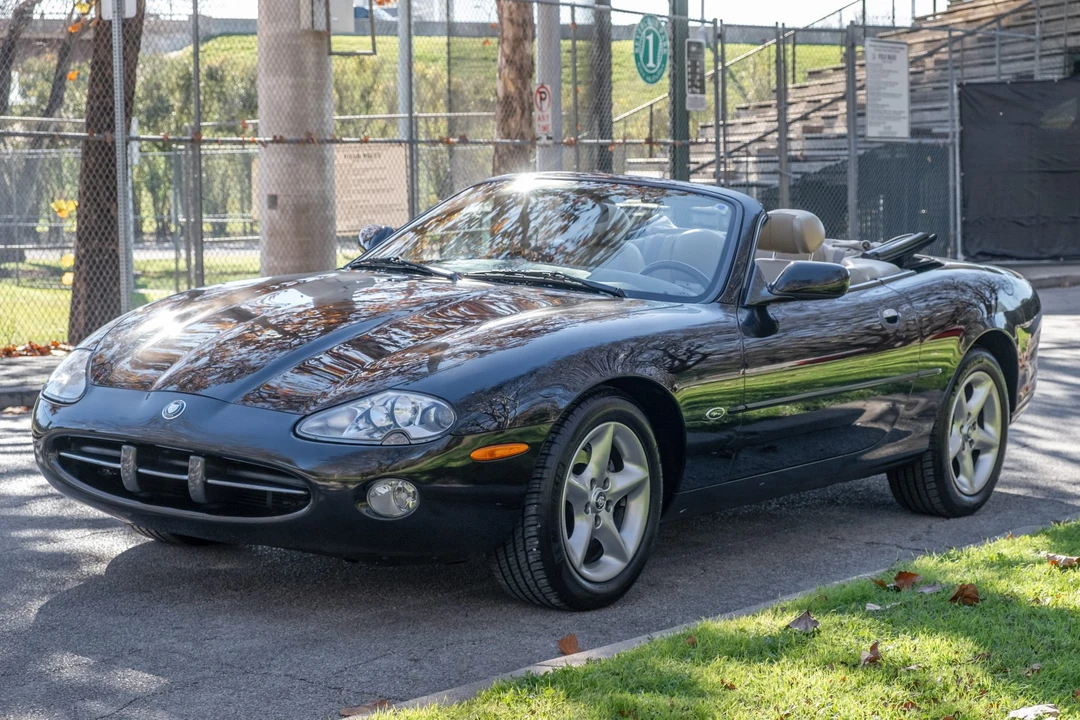 2001 Jaguar X100 XK8 - Image 2 of 31