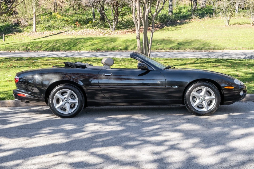 2001 Jaguar X100 XK8 - Image 4 of 31