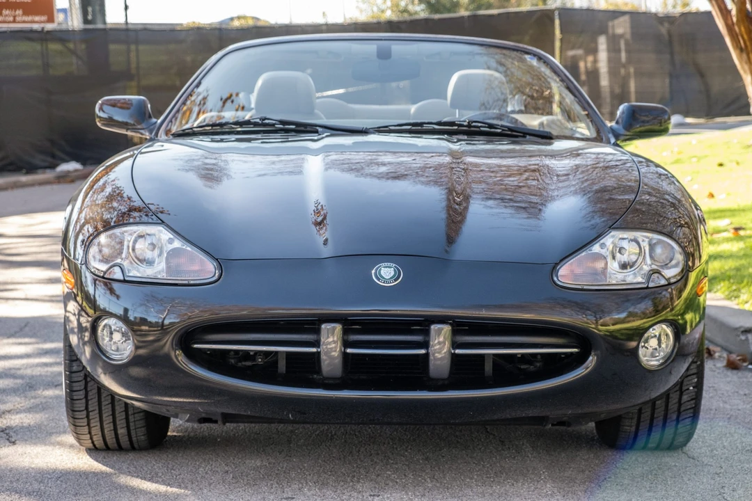 2001 Jaguar X100 XK8 - Image 3 of 31