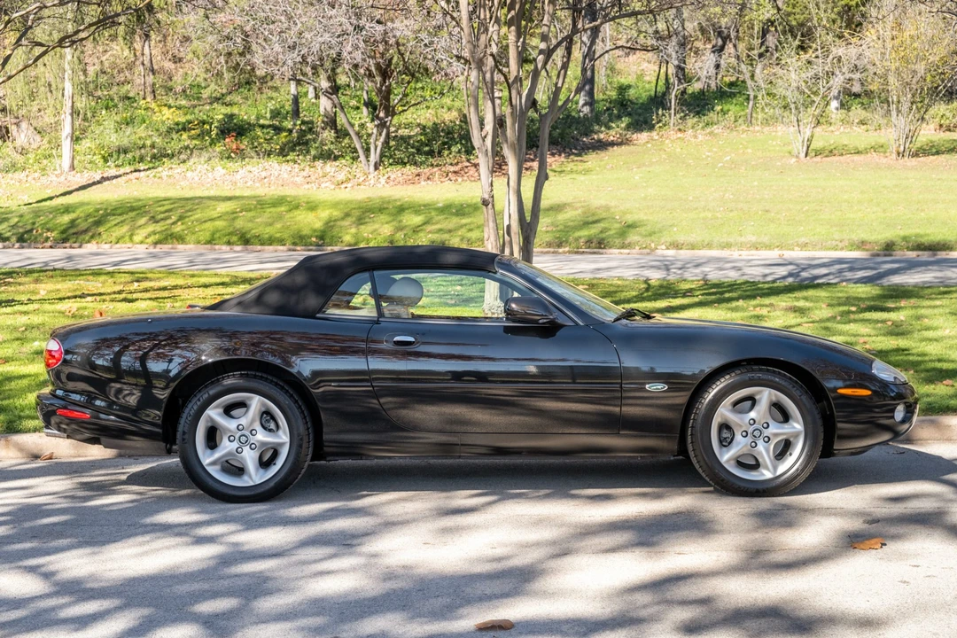 2001 Jaguar X100 XK8 - Image 12 of 31