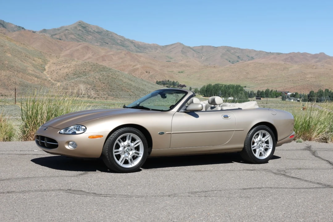 2001 Jaguar X100 XK8 - Image 2 of 31
