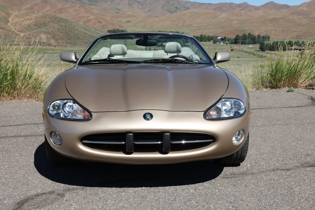 2001 Jaguar X100 XK8 - Image 10 of 31