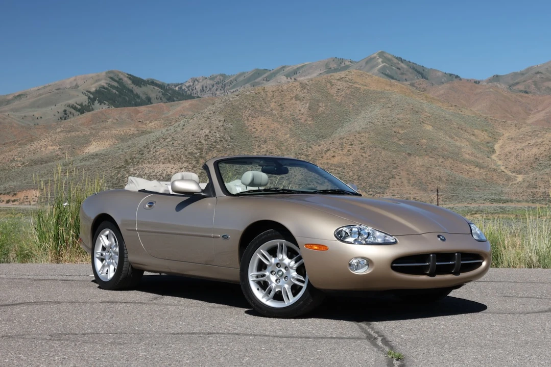 2001 Jaguar X100 XK8 - Image 15 of 31