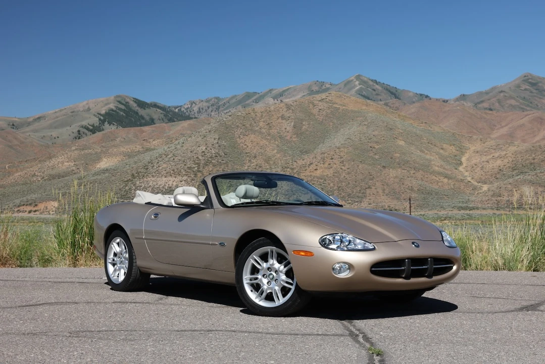 2001 Jaguar X100 XK8 - Image 16 of 31