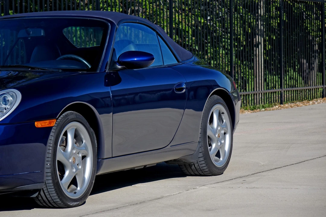2001 Porsche 996 Carrera - Image 23 of 31