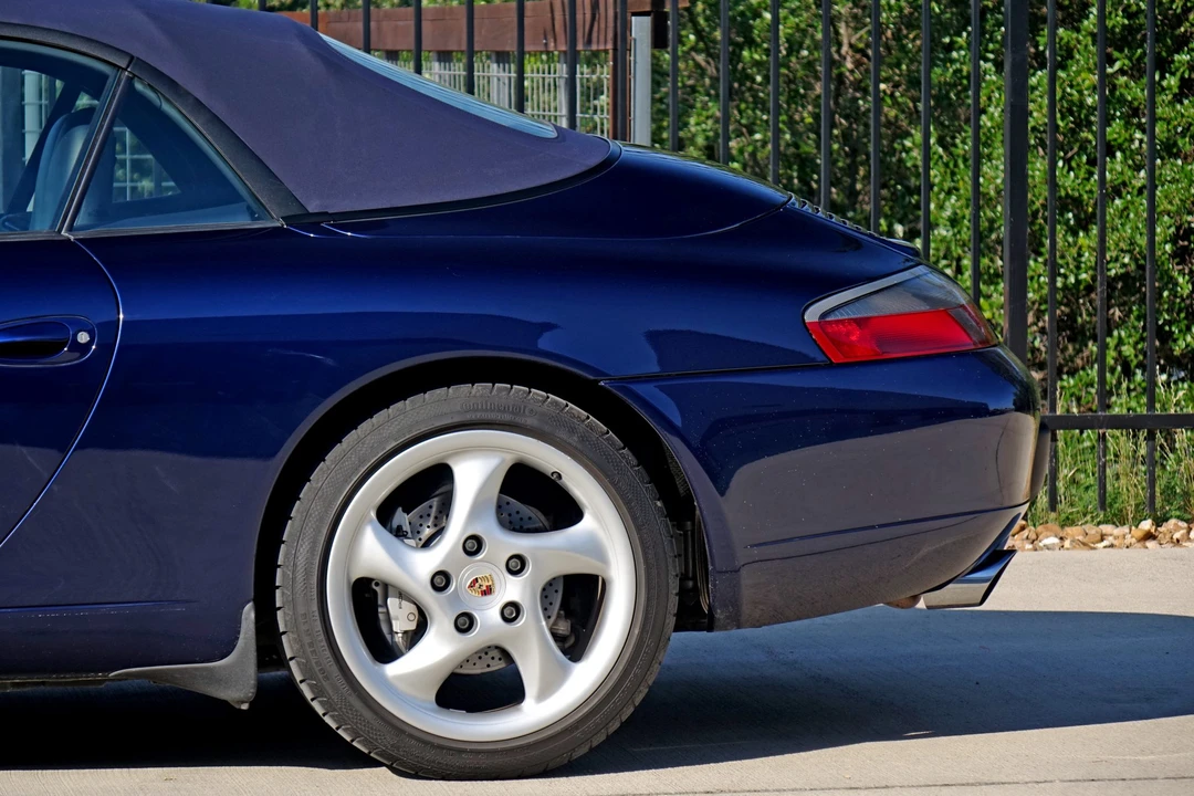 2001 Porsche 996 Carrera - Image 28 of 31