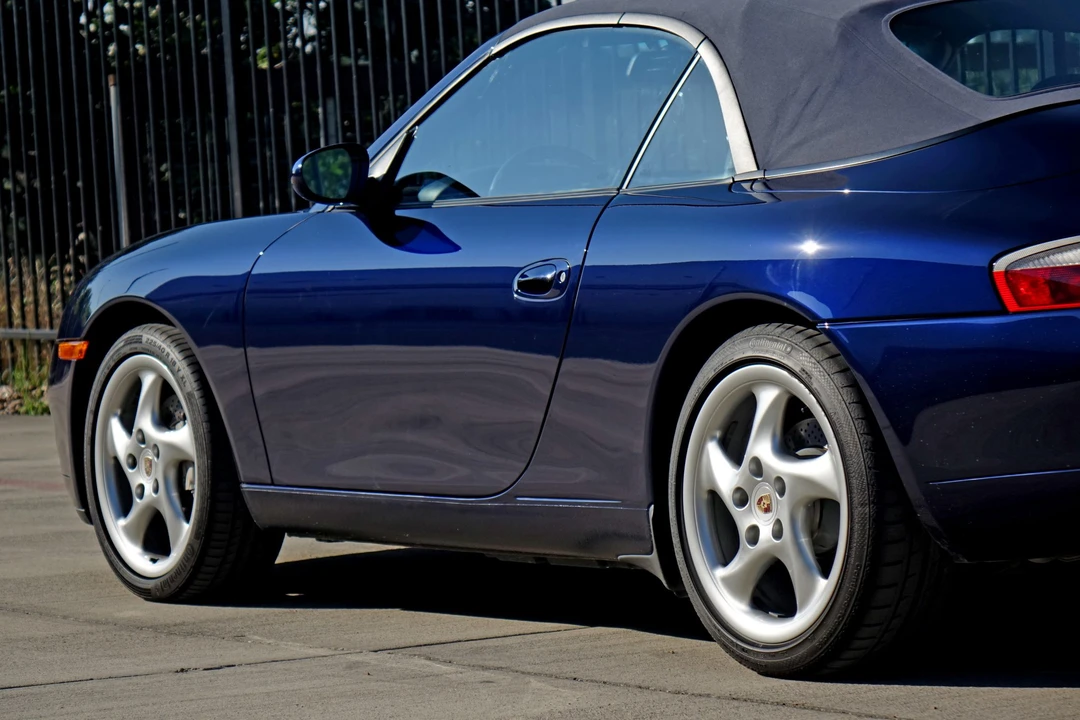 2001 Porsche 996 Carrera - Image 24 of 31