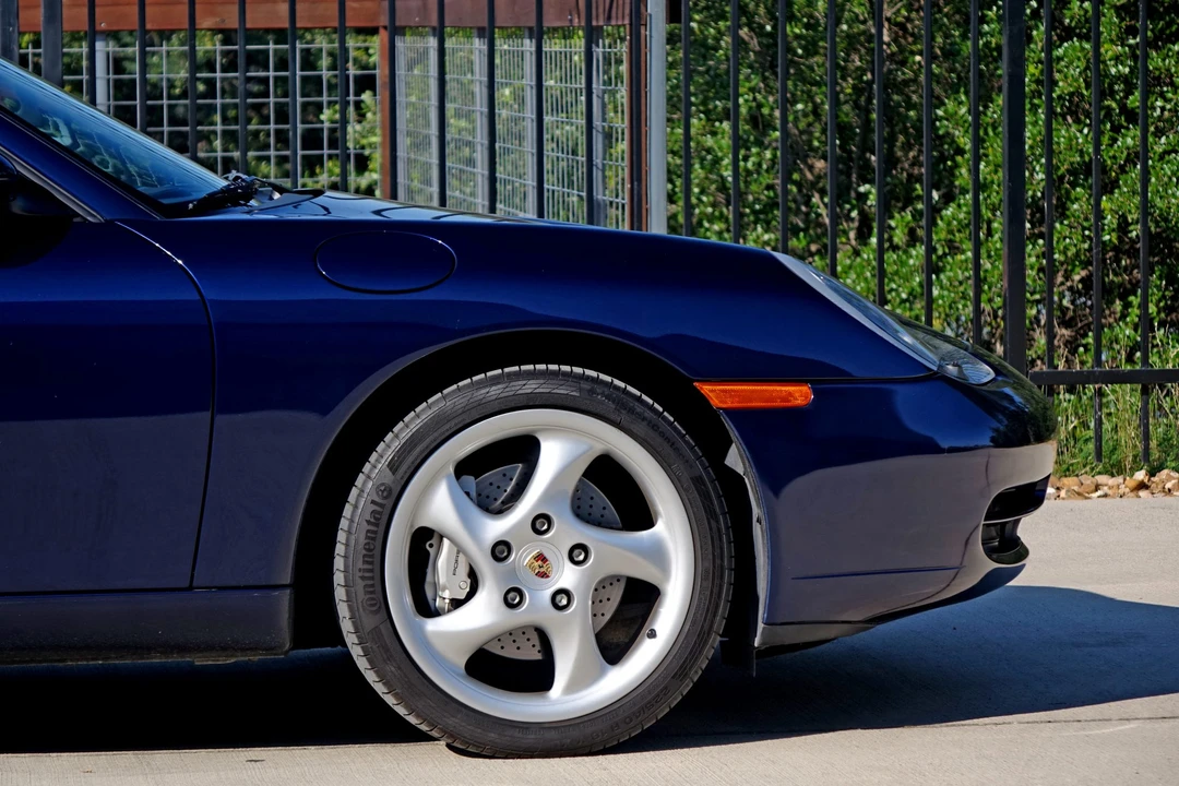 2001 Porsche 996 Carrera - Image 30 of 31