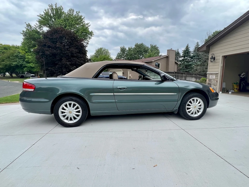 2002 Chrysler Sebring - Image 11 of 31