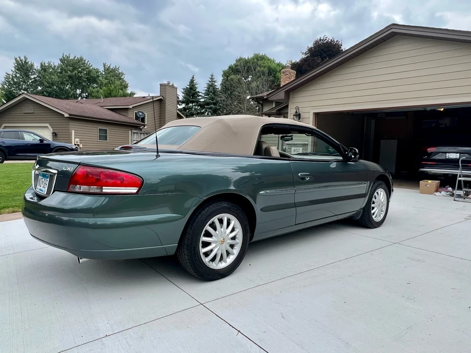 2002 Chrysler Sebring - Image 10 of 31