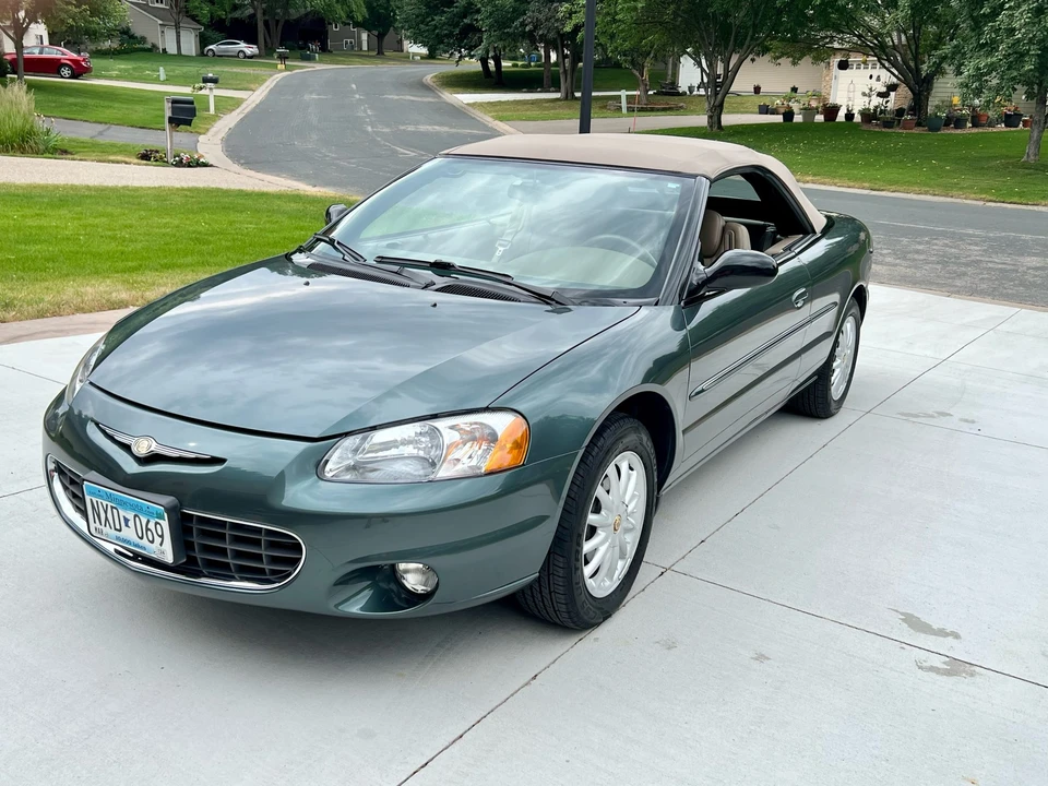 2002 Chrysler Sebring - Image 2 of 31