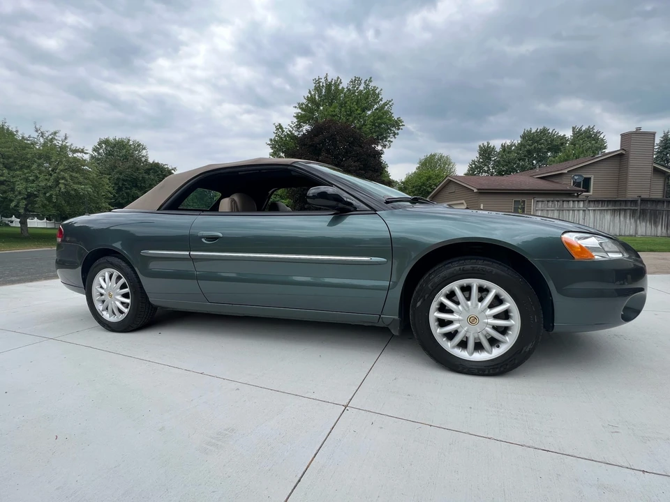 2002 Chrysler Sebring - Image 12 of 31