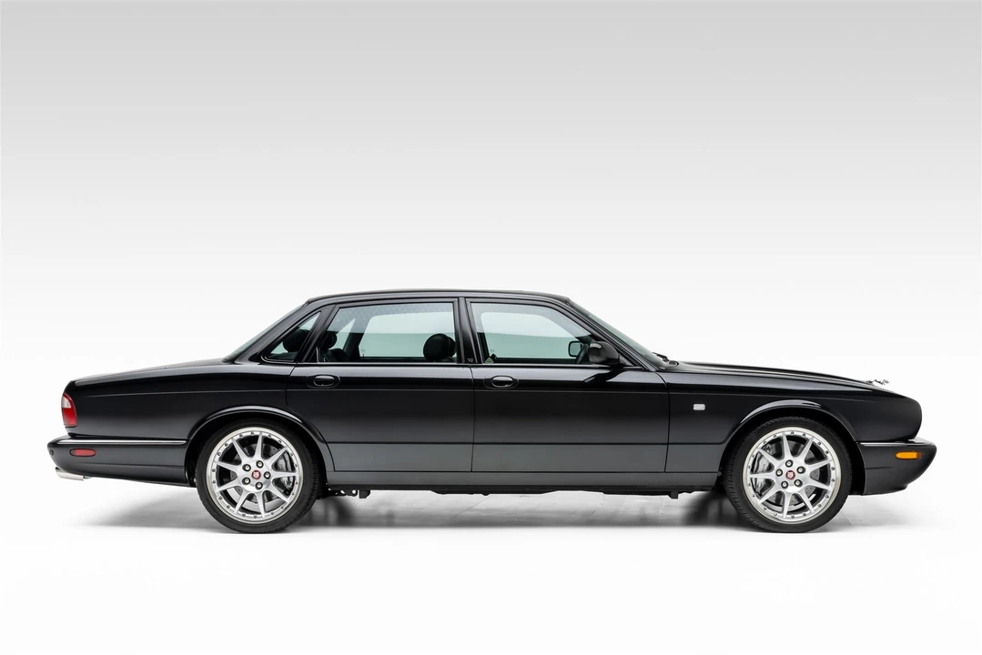 2002 Jaguar X308 XJR - Image 15 of 31