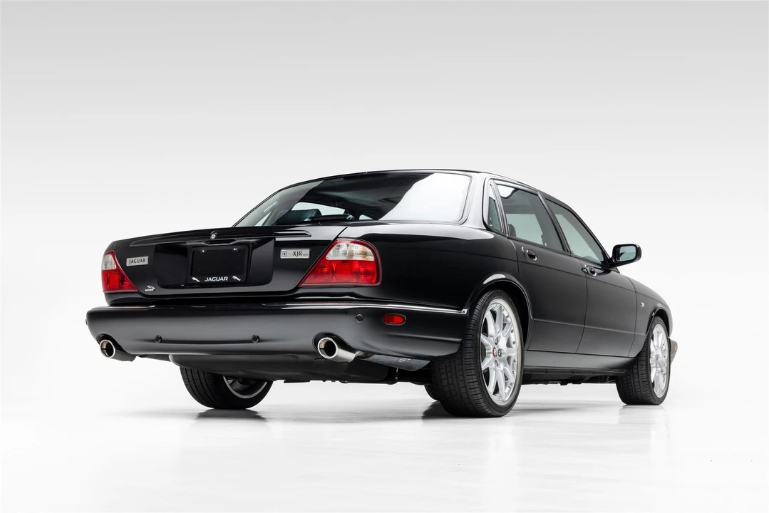 2002 Jaguar X308 XJR - Image 12 of 31