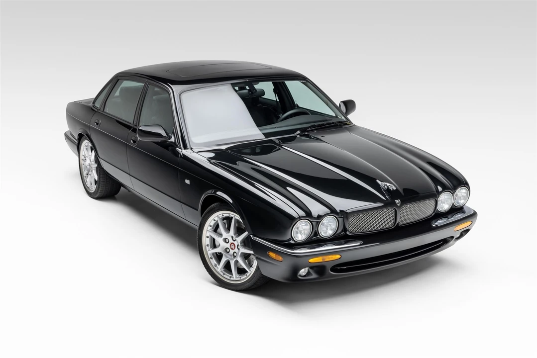 2002 Jaguar X308 XJR - Image 17 of 31