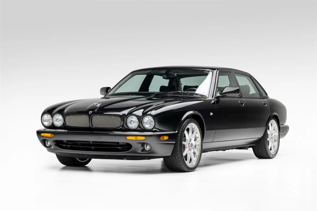 2002 Jaguar X308 XJR - Image 2 of 31