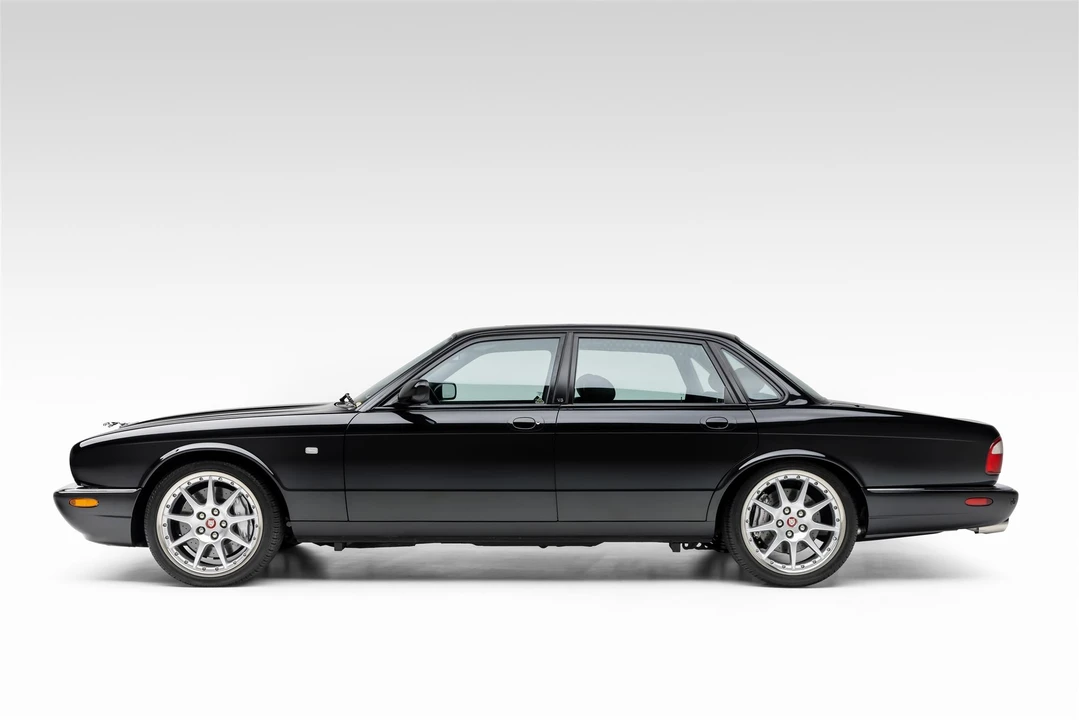 2002 Jaguar X308 XJR - Image 6 of 31