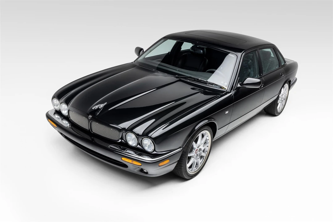 2002 Jaguar X308 XJR - Image 4 of 31