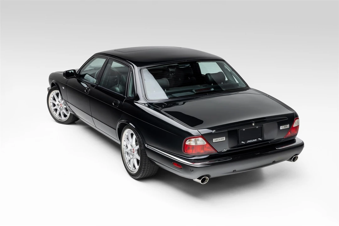 2002 Jaguar X308 XJR - Image 9 of 31