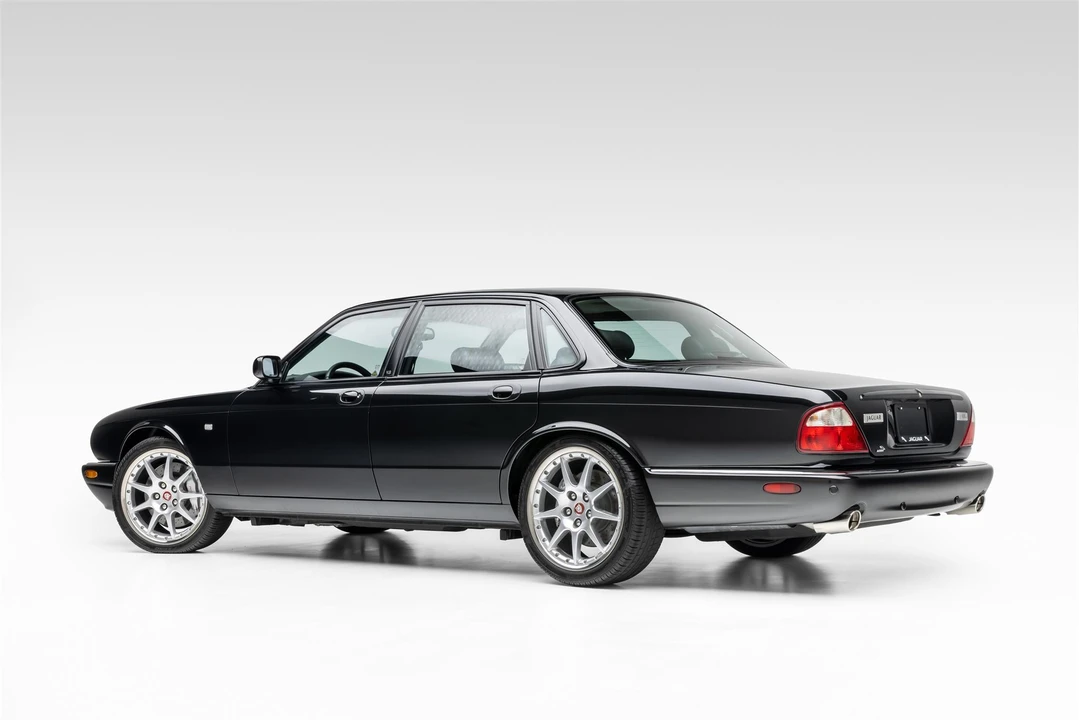 2002 Jaguar X308 XJR - Image 7 of 31