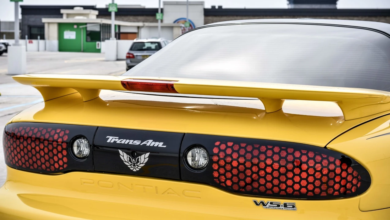 2002 Pontiac Firebird Trans Am 4th Gen - Image 18 of 31
