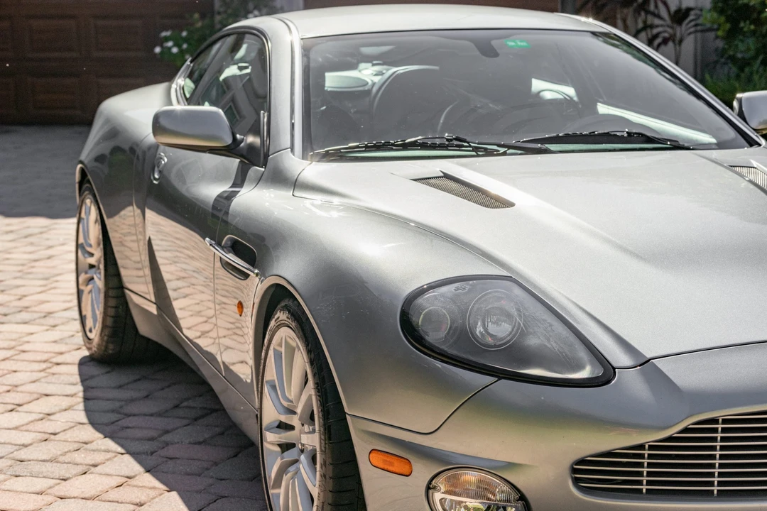 2003 Aston Martin Vanquish 1st Gen - Image 10 of 31