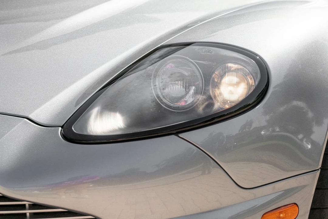 2003 Aston Martin Vanquish 1st Gen - Image 13 of 31