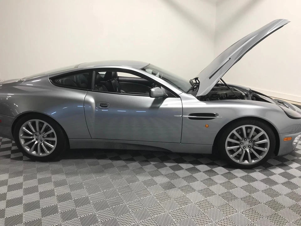 2003 Aston Martin Vanquish 1st Gen - Image 19 of 31