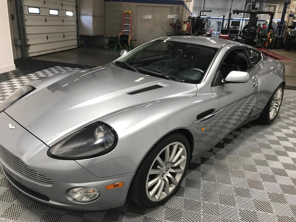 2003 Aston Martin Vanquish 1st Gen - Image 25 of 31
