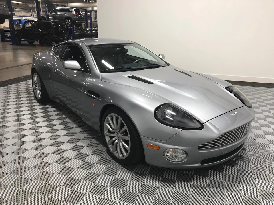 2003 Aston Martin Vanquish 1st Gen - Image 11 of 31