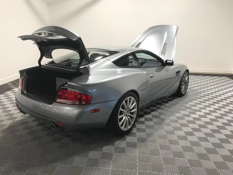 2003 Aston Martin Vanquish 1st Gen - Image 22 of 31