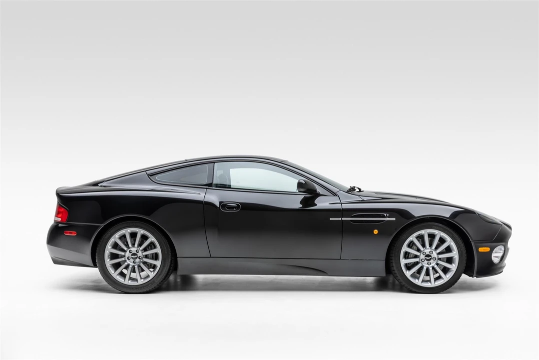 2003 Aston Martin Vanquish 1st Gen - Image 18 of 31