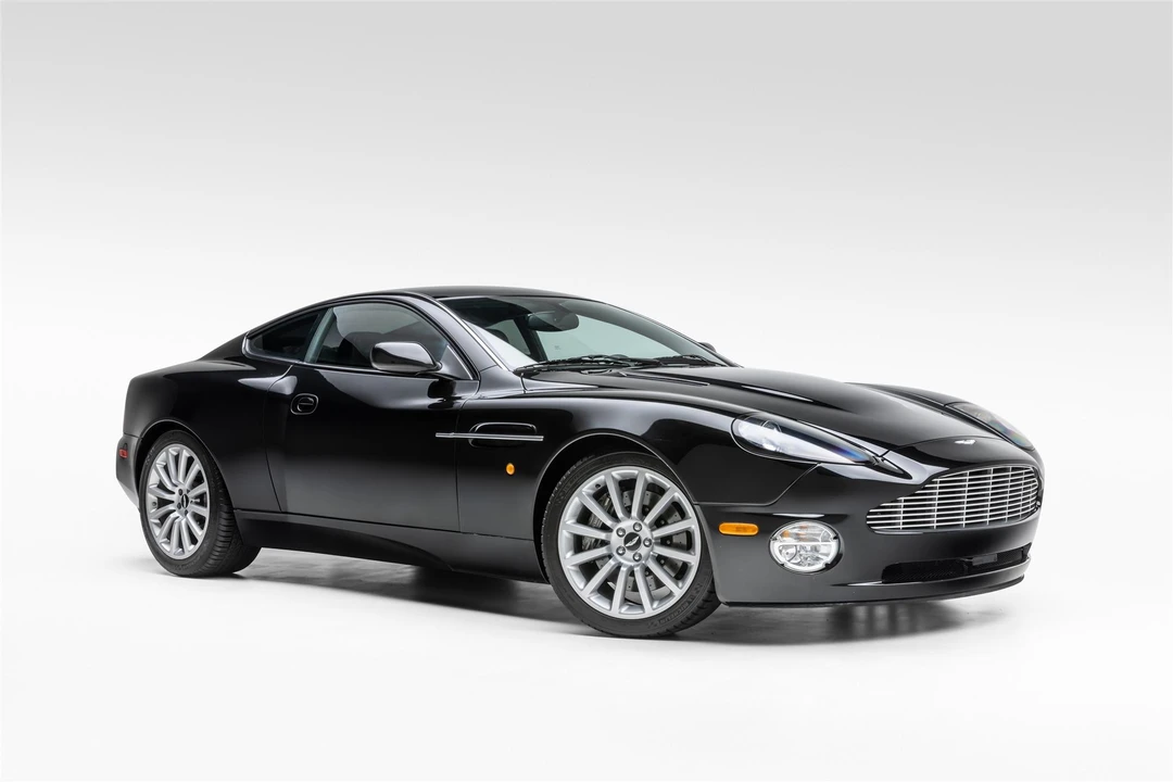 2003 Aston Martin Vanquish 1st Gen - Image 19 of 31