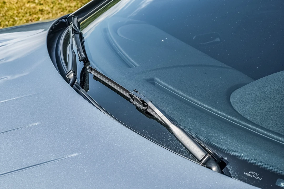 2004 Chrysler Crossfire - Image 17 of 31