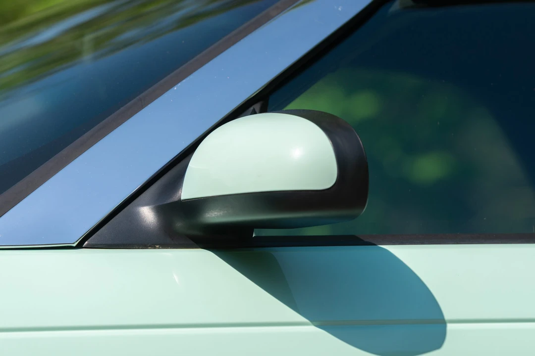 2004 Ford Thunderbird 11th Gen - Image 24 of 31