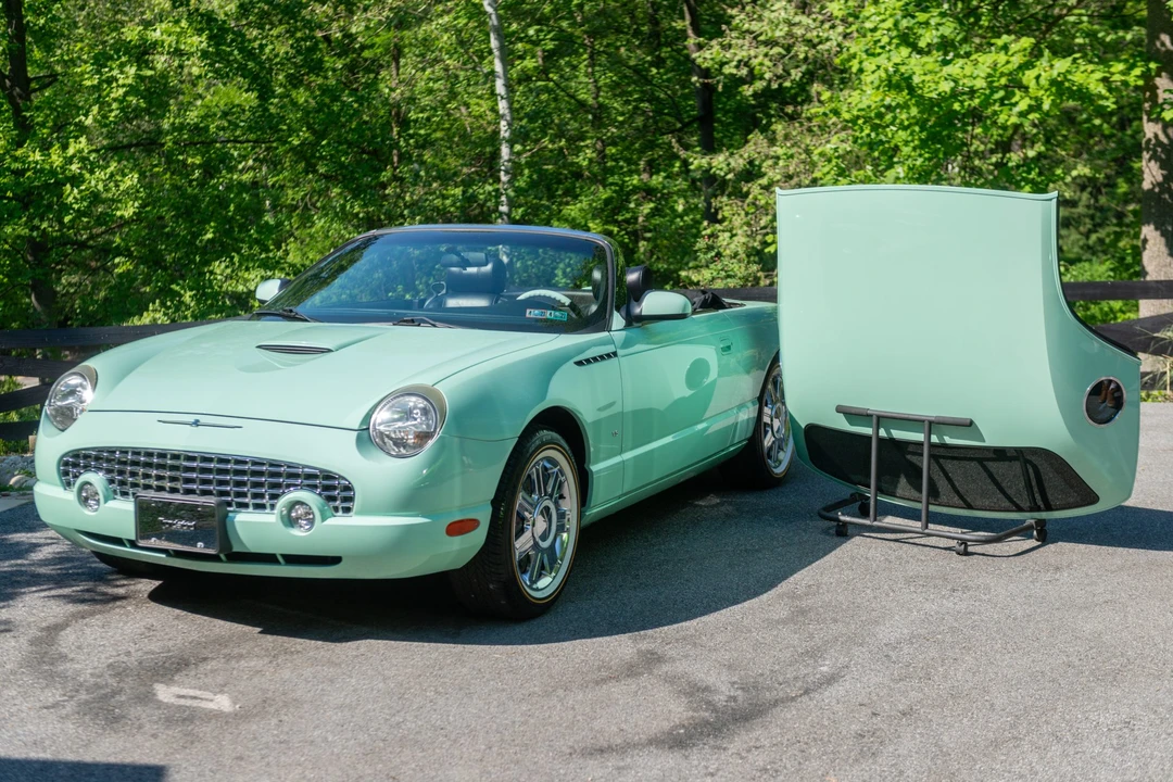 2004 Ford Thunderbird 11th Gen - Image 16 of 31