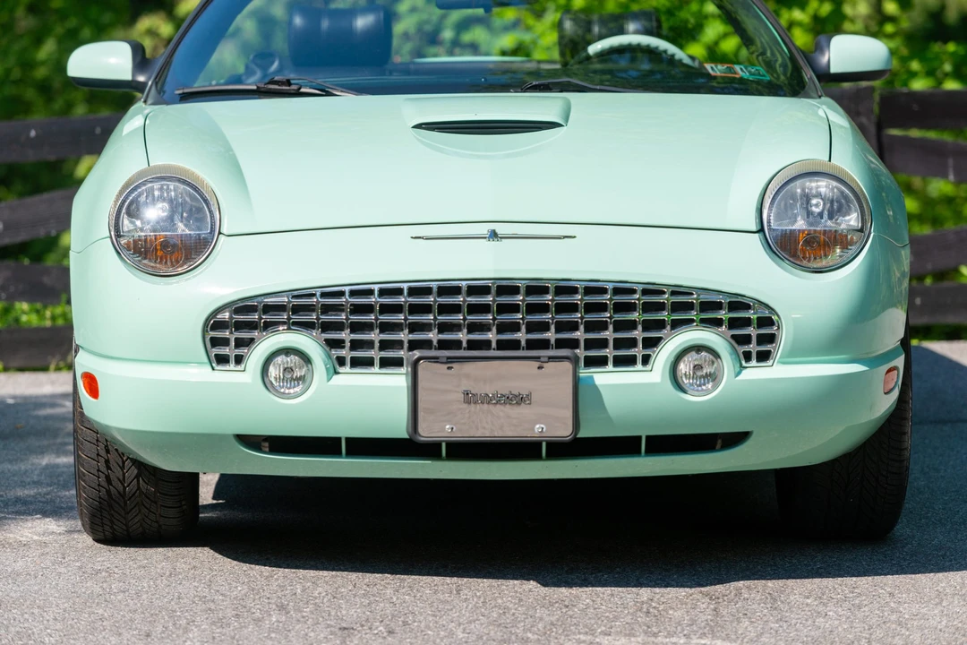 2004 Ford Thunderbird 11th Gen - Image 17 of 31