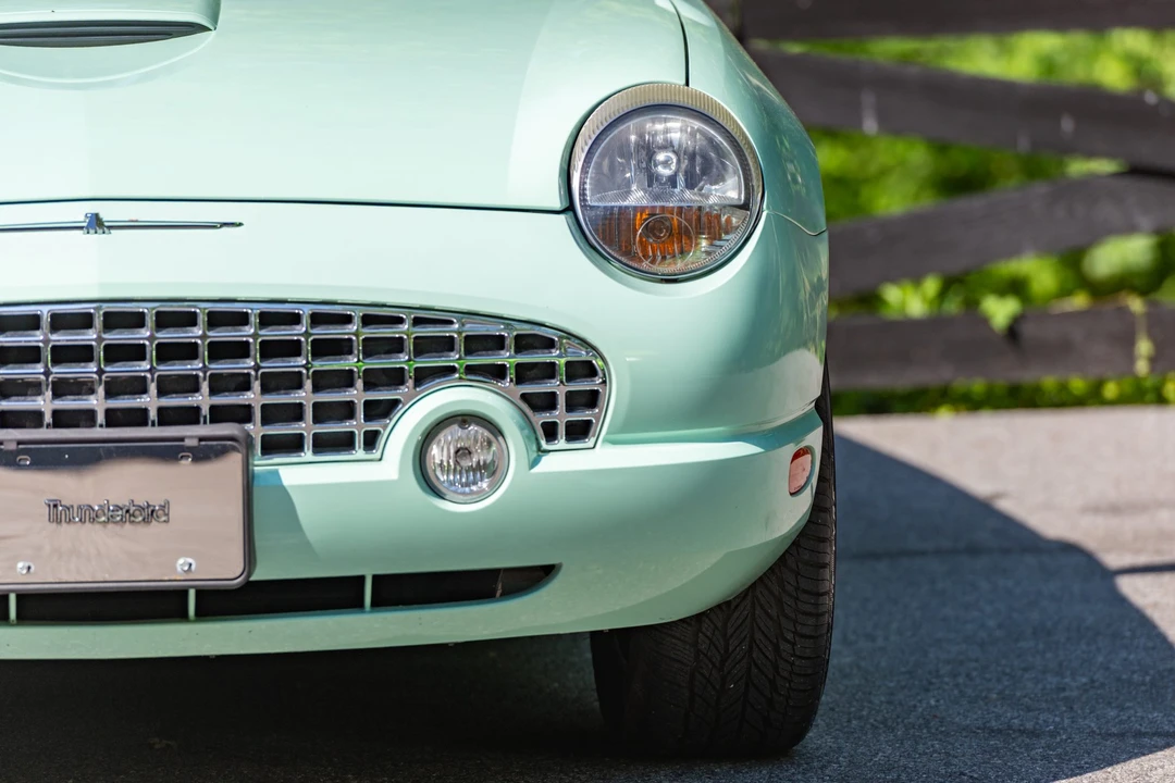2004 Ford Thunderbird 11th Gen - Image 19 of 31