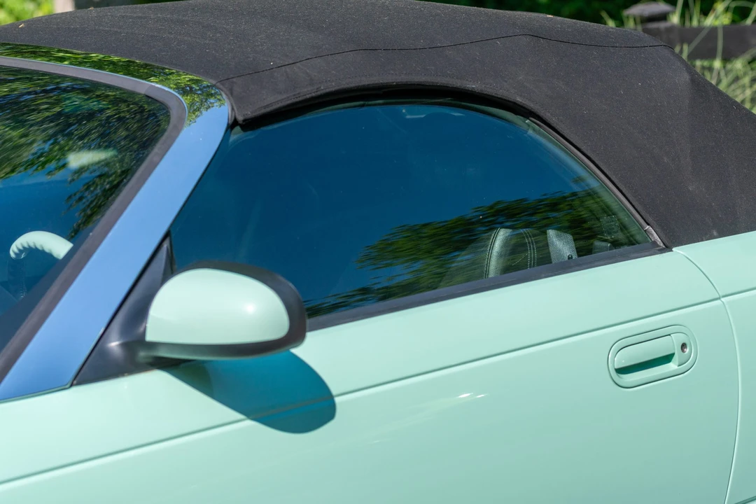 2004 Ford Thunderbird 11th Gen - Image 23 of 31