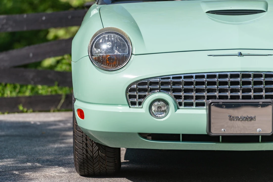 2004 Ford Thunderbird 11th Gen - Image 18 of 31