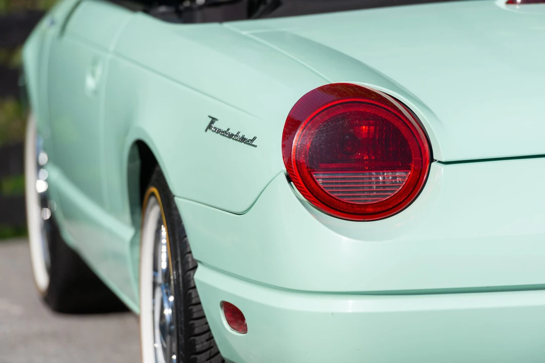 2004 Ford Thunderbird 11th Gen - Image 21 of 31