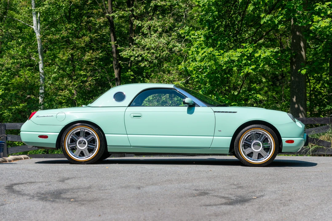 2004 Ford Thunderbird 11th Gen - Image 14 of 31