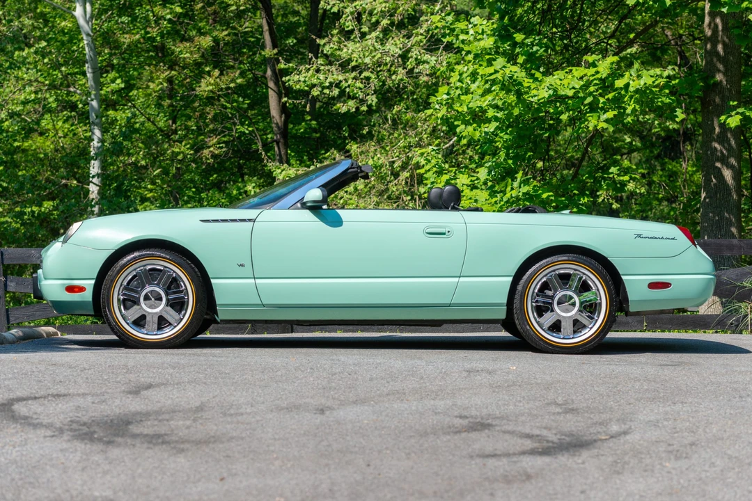2004 Ford Thunderbird 11th Gen - Image 4 of 31