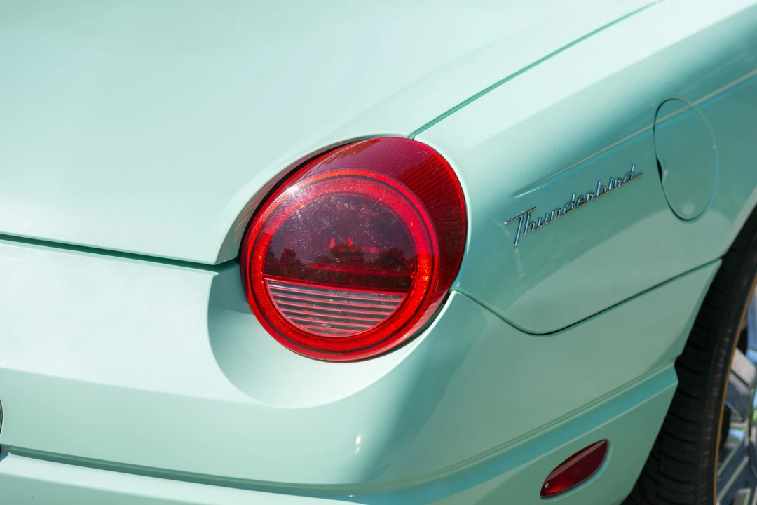2004 Ford Thunderbird 11th Gen - Image 22 of 31
