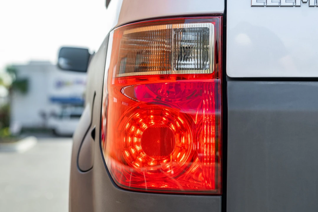 2004 Honda Element - Image 14 of 31