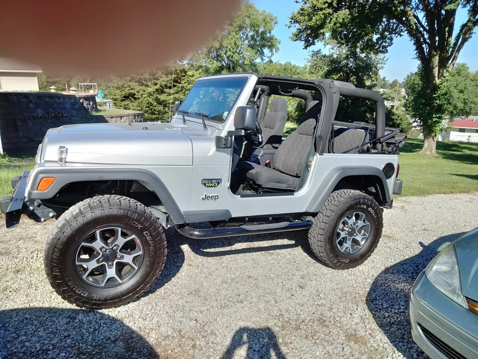 2004 Jeep TJ Wrangler - Image 15 of 31